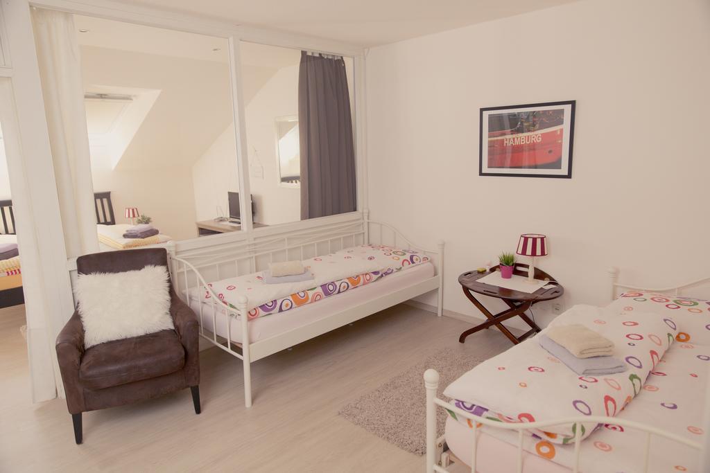 Heinsens Ellerbek Bed & Breakfast Phòng bức ảnh