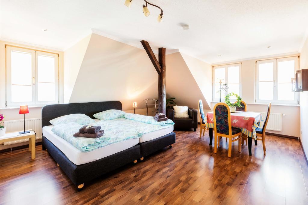 Heinsens Ellerbek Bed & Breakfast Ngoại thất bức ảnh