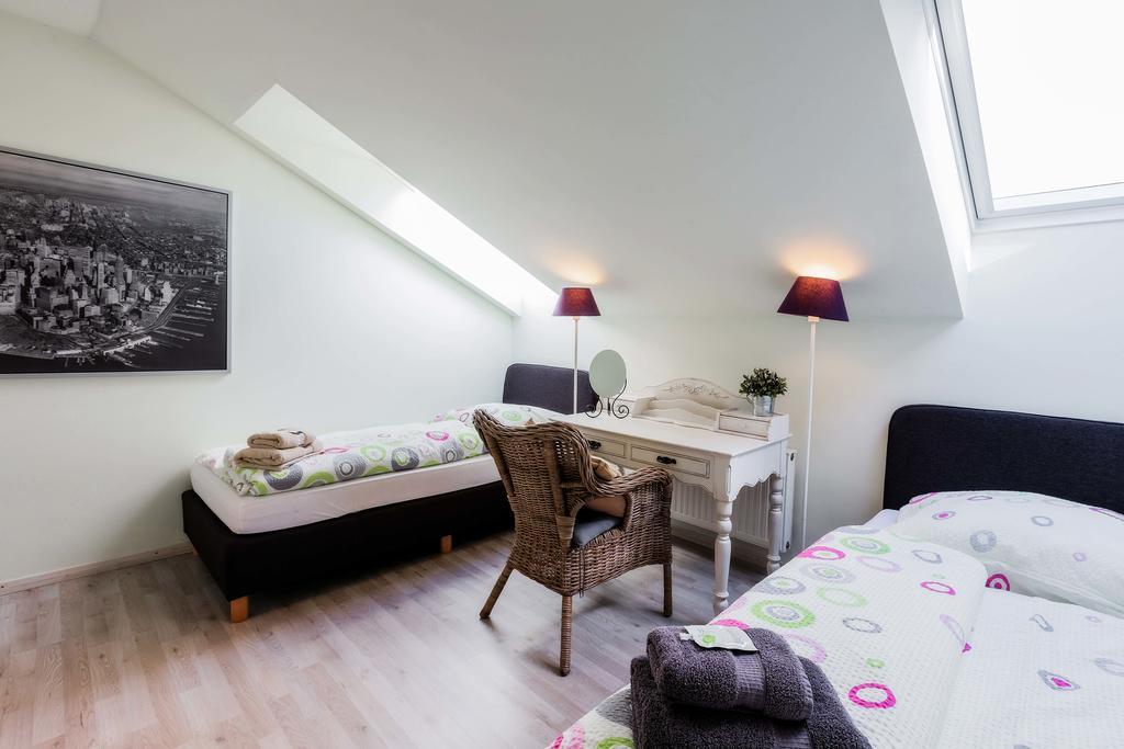Heinsens Ellerbek Bed & Breakfast Ngoại thất bức ảnh
